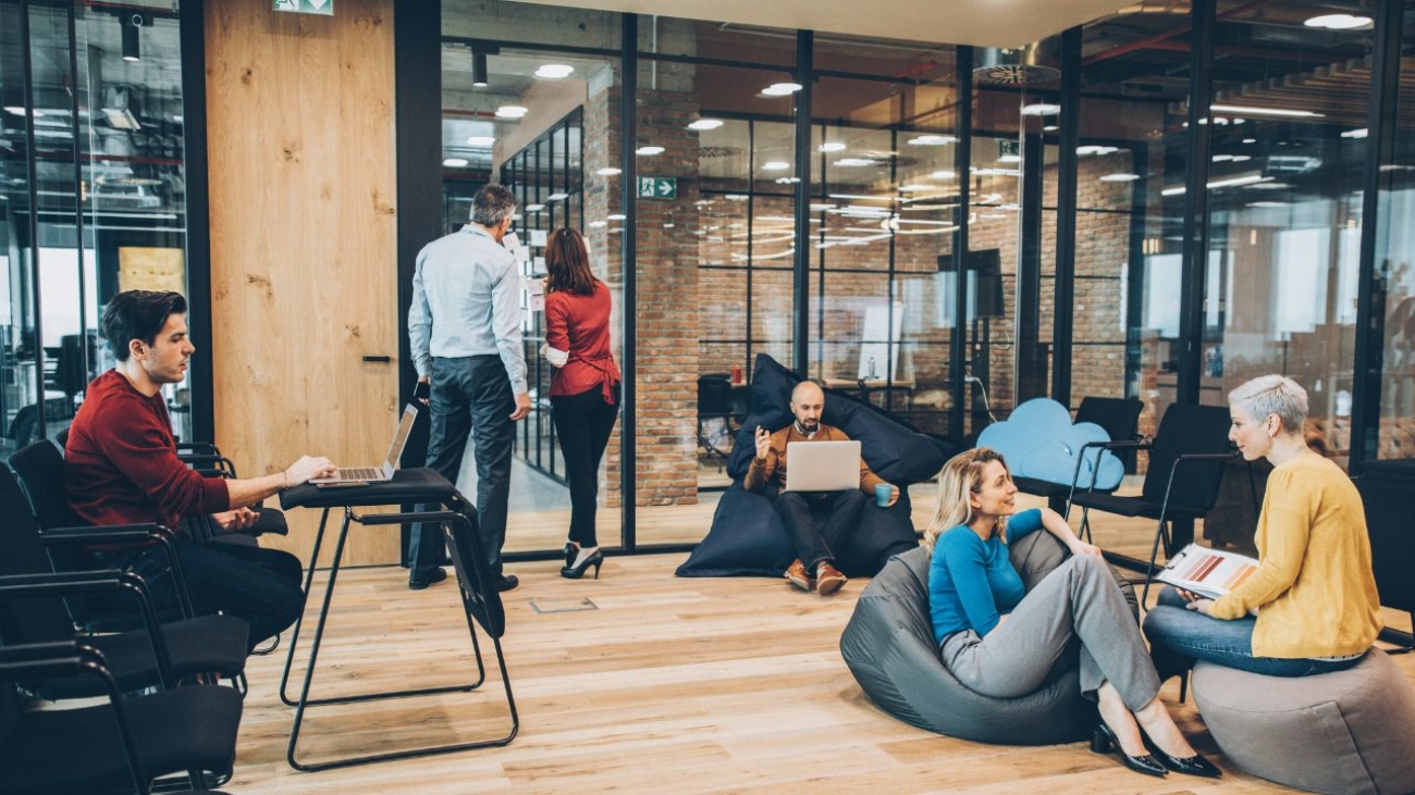 Strefa coworkingowa w centrum Wrocławia - idealna przestrzeń dla nowoczesnych przedsiębiorców
