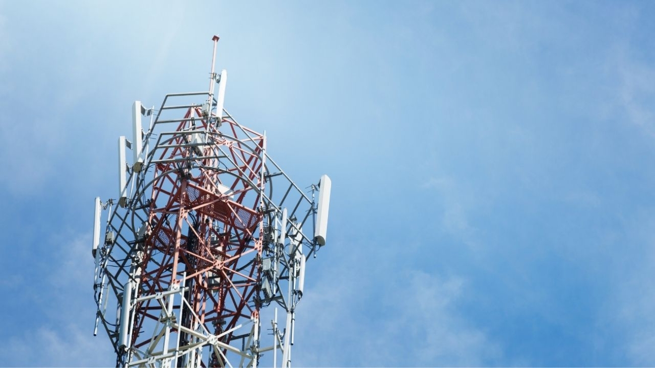 Systemy teletechniczne w portach lotniczych: Kluczowe elementy i ich funkcje