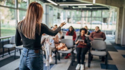 Coaching kariery – kiedy warto skorzystać z profesjonalnego wsparcia?