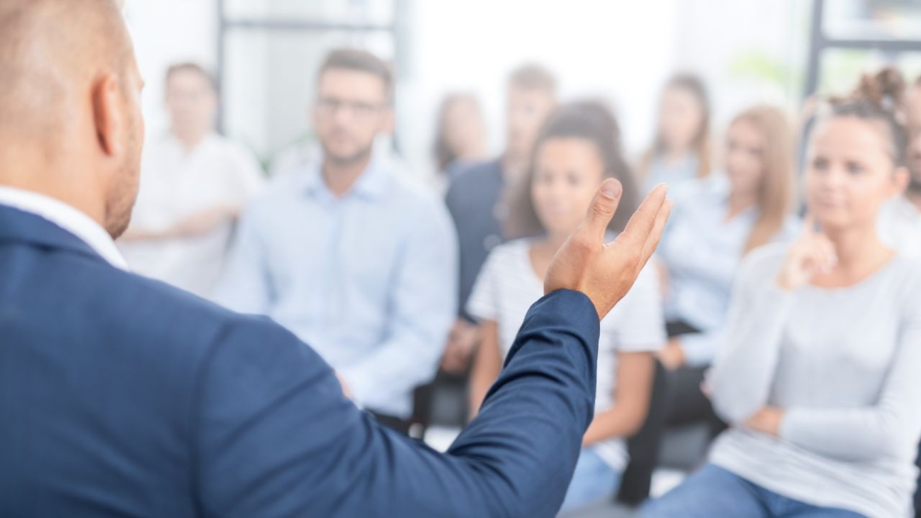 Trudne rozmowy z zespołem – jak CoachWise szkoli menedżerów z asertywności?