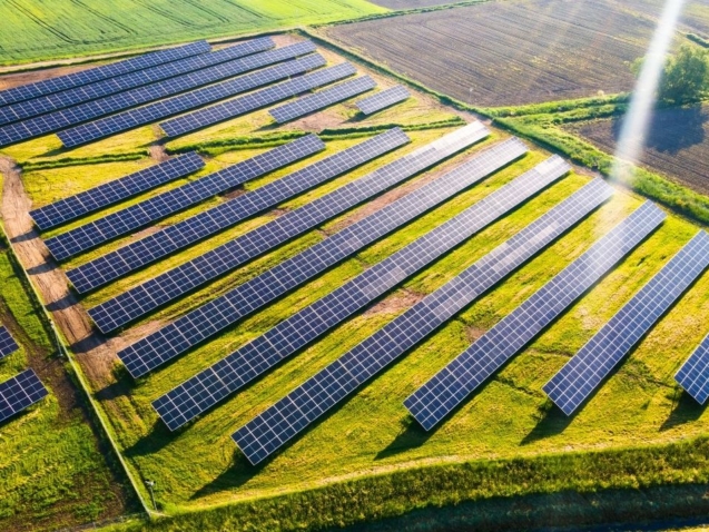 Inspekcja farm fotowoltaicznych z drona – minimalizacja strat energii