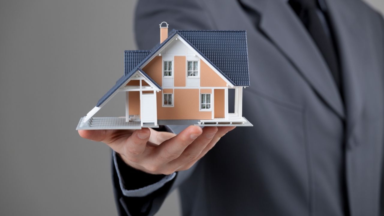 Commercial vs Residential Properties — Which Is More Profitable?