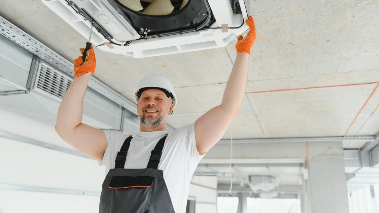 Optymalne rozwiązania klimatyzacji przemysłowej dla poprawy wydajności i komfortu w firmach