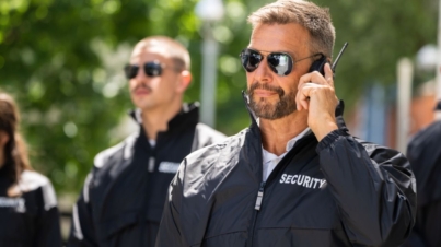 Ochrona osobista – kiedy warto, a kiedy wystarczy standardowa ochrona?