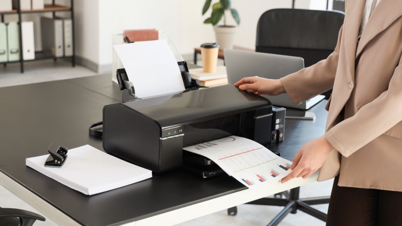 Jak dobrać urządzenie wielofunkcyjne do biura (mała firma vs duża firma)?