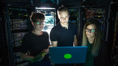 Opieka informatyczna Warszawa: Dlaczego warto zainwestować w profesjonalne wsparcie IT dla swojej firmy?