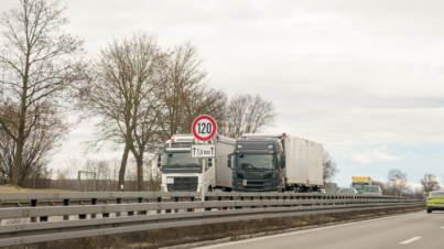 Spedycja drogowa: kluczowe informacje i wskazówki dla właścicieli firm transportowych